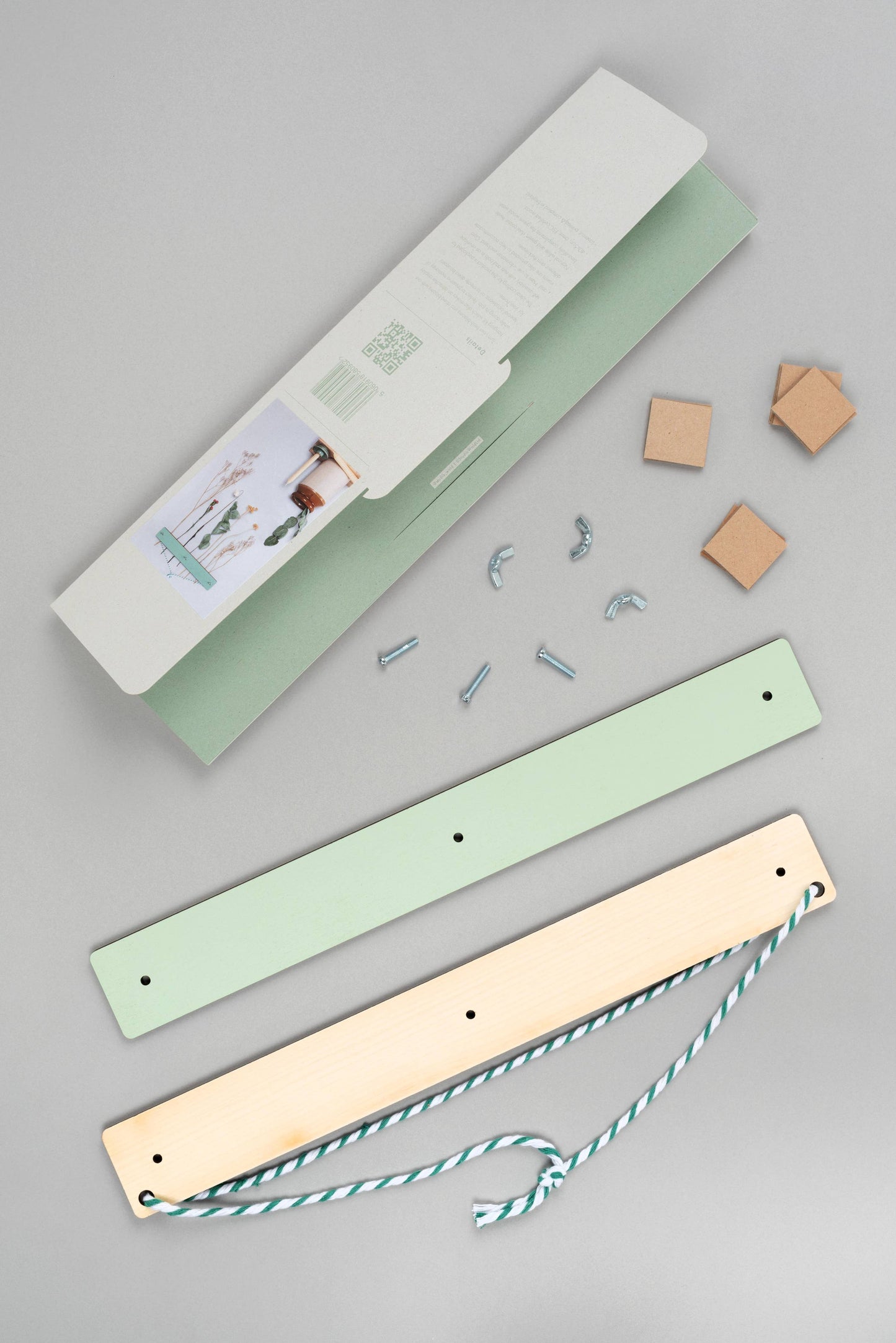 UK-made Green Wash Flower Drying Kit, perfect for home decor