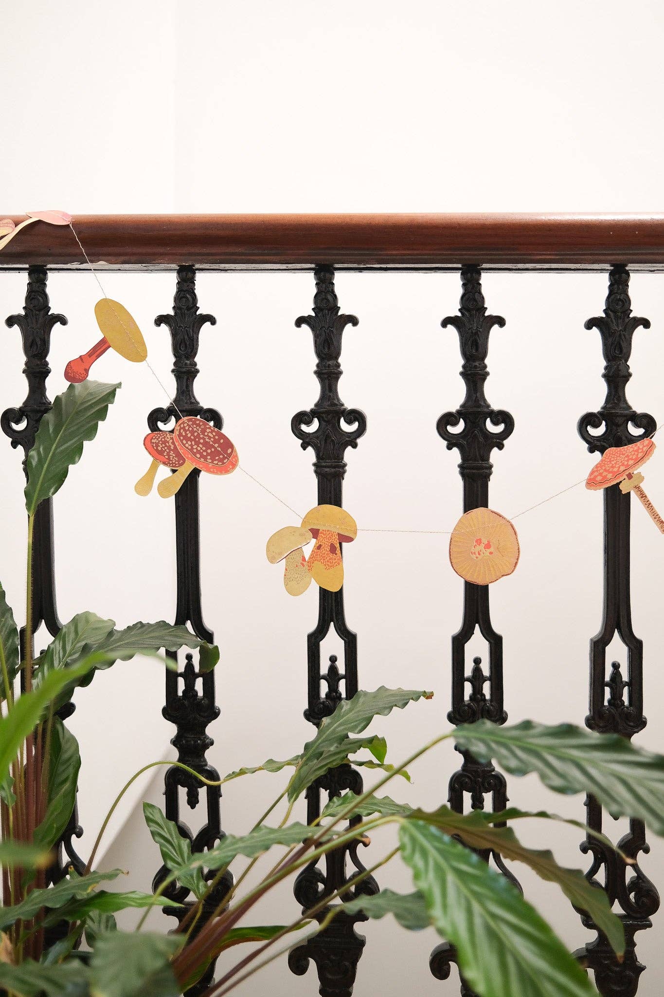 Twenty magical mushrooms are spread along the length of this garland, perfect for all fungi and foraging enthusiasts!
Paper shapes sewn along strong cotton thread