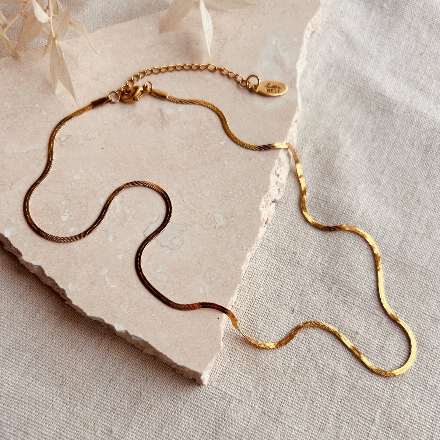 Little Nell slim snake chain necklace, gold plated, 45cm, hypoallergenic.