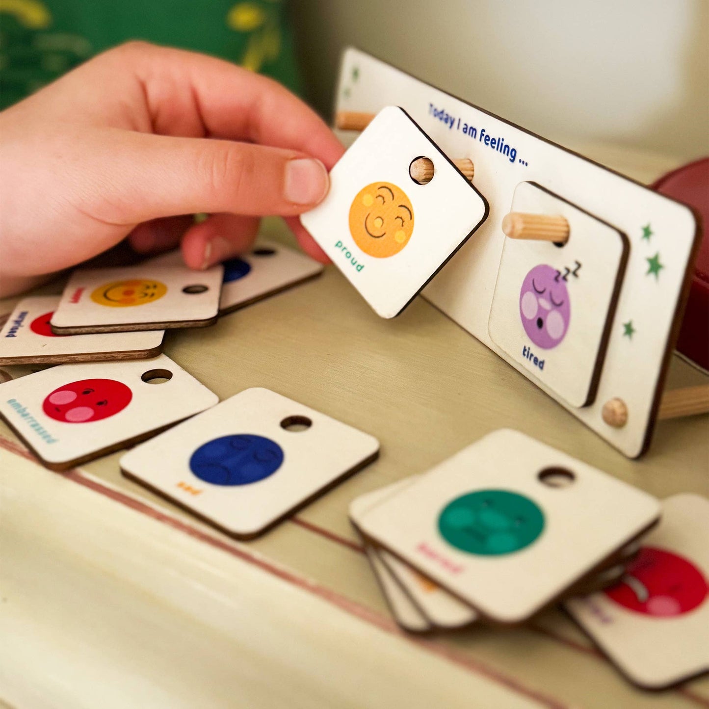 Emotional intelligence learning tool with 16 wooden feelings tokens, sustainable and plastic free
