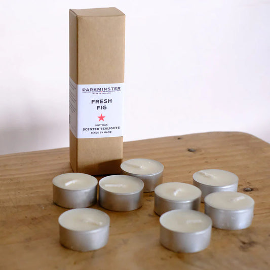 Fresh Fig scented soy wax tealights x8. Comes in a kraft Parkminster labelled box.