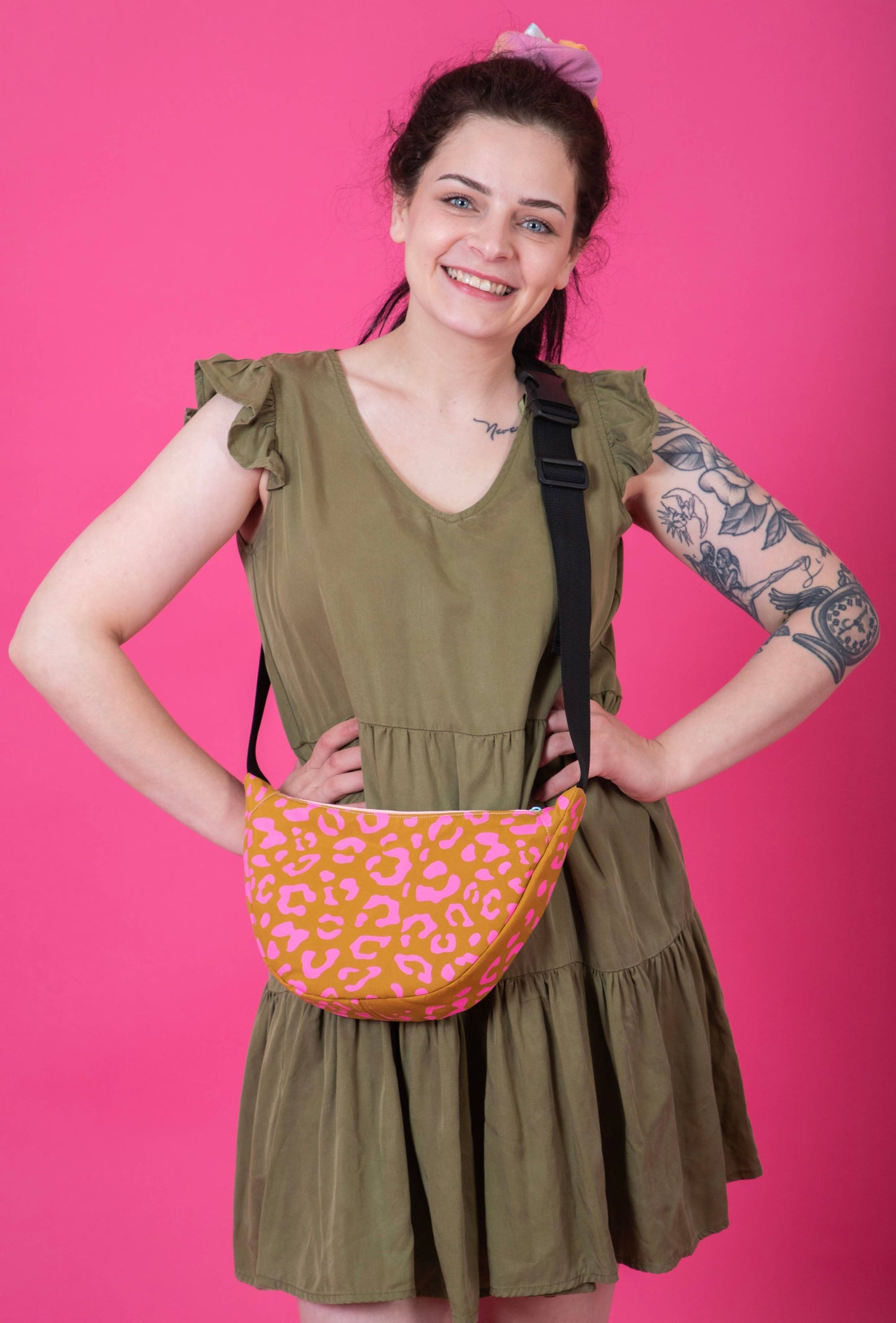 Detail of the secure buckle clip on the adjustable strap