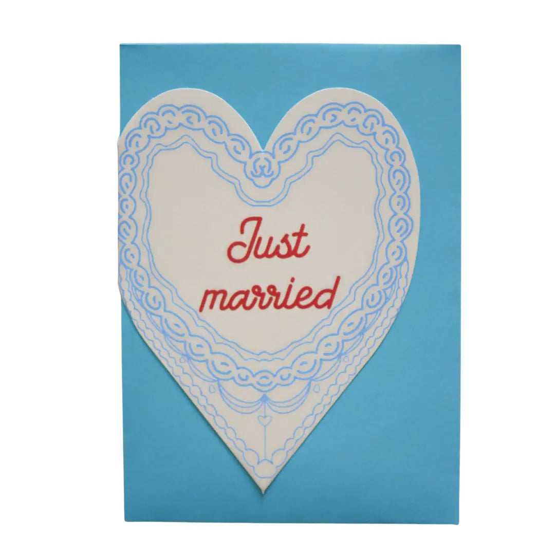Just married wedding cake heart card