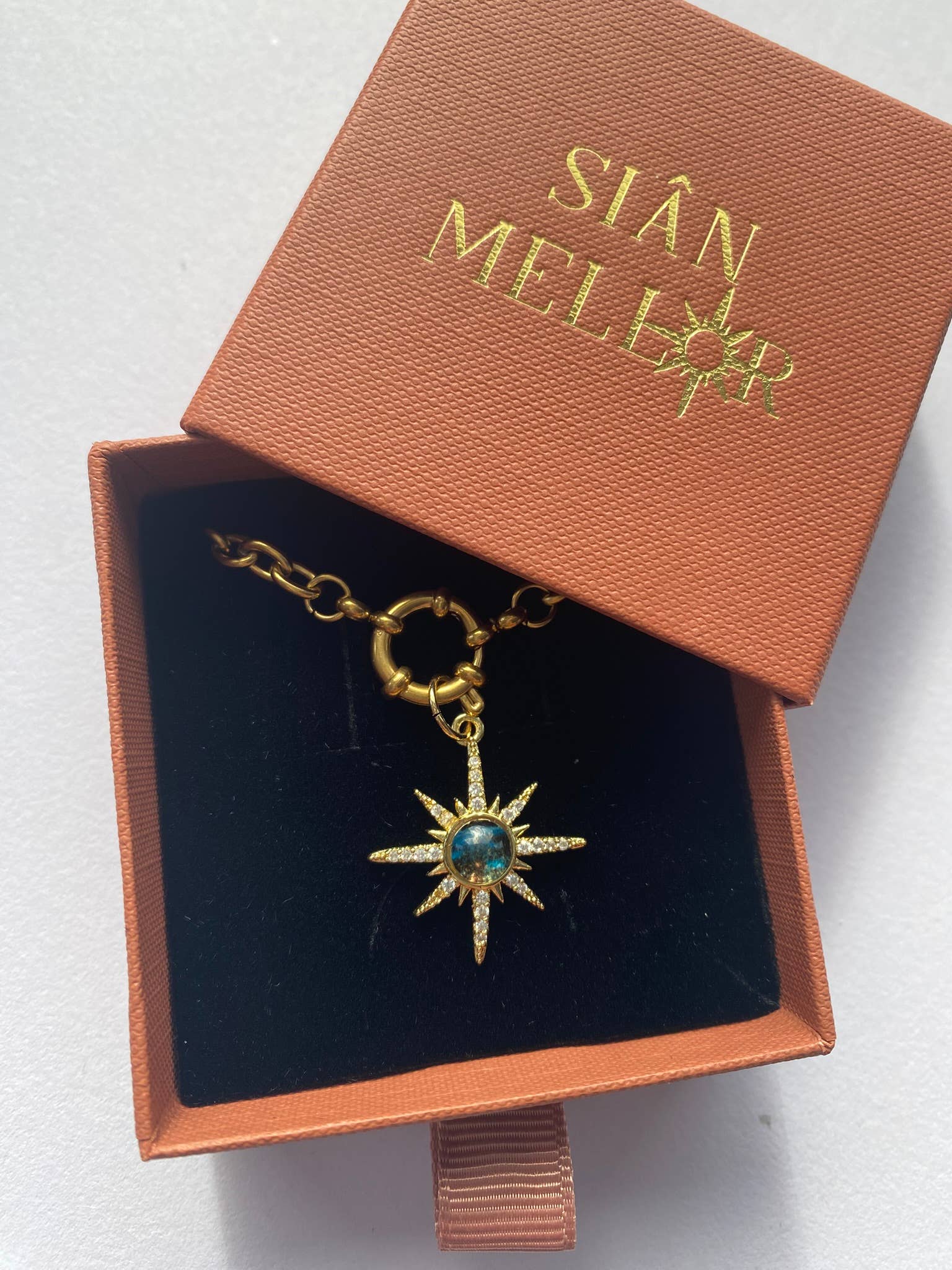 18k gold plated star charm detail on chunky chain