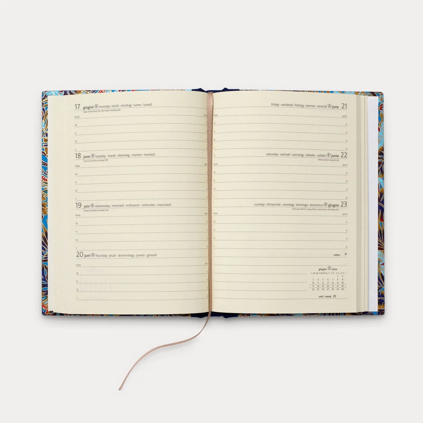 Shows a week-to-view diary is ideal for those who have a busy schedule, and require space for multiple engagements/notations without compromising on portability. 