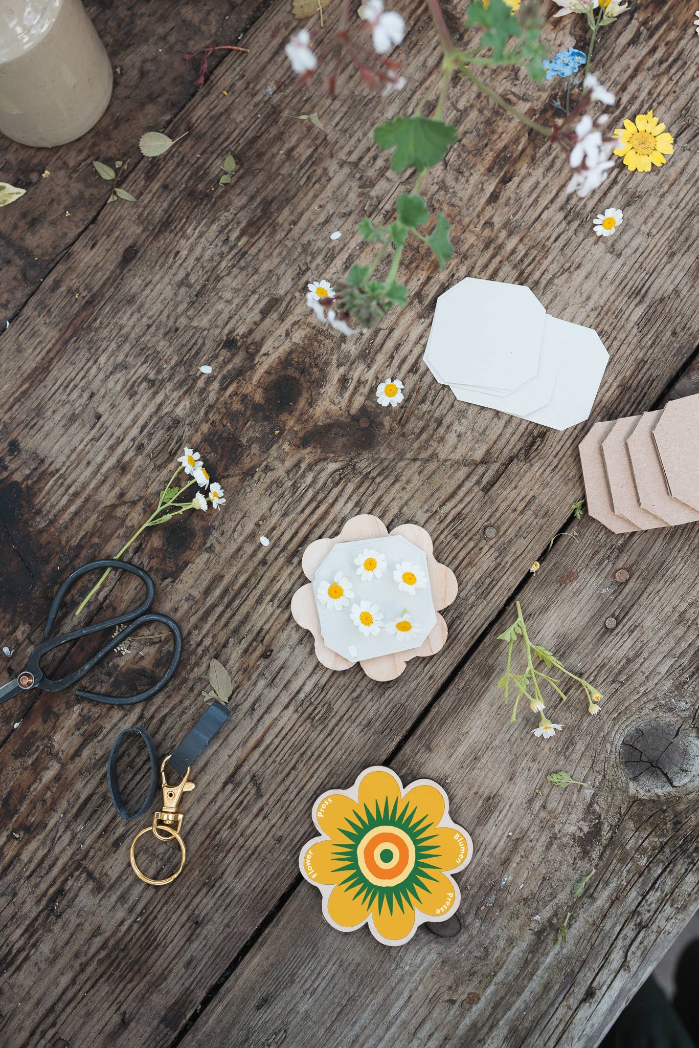 Handheld mini flower press for nature walks