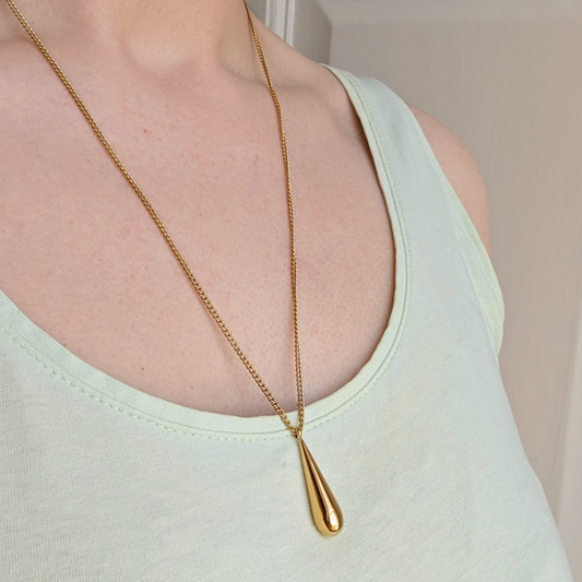 Close up of Everyday Gold Droplet Pendant Necklace
