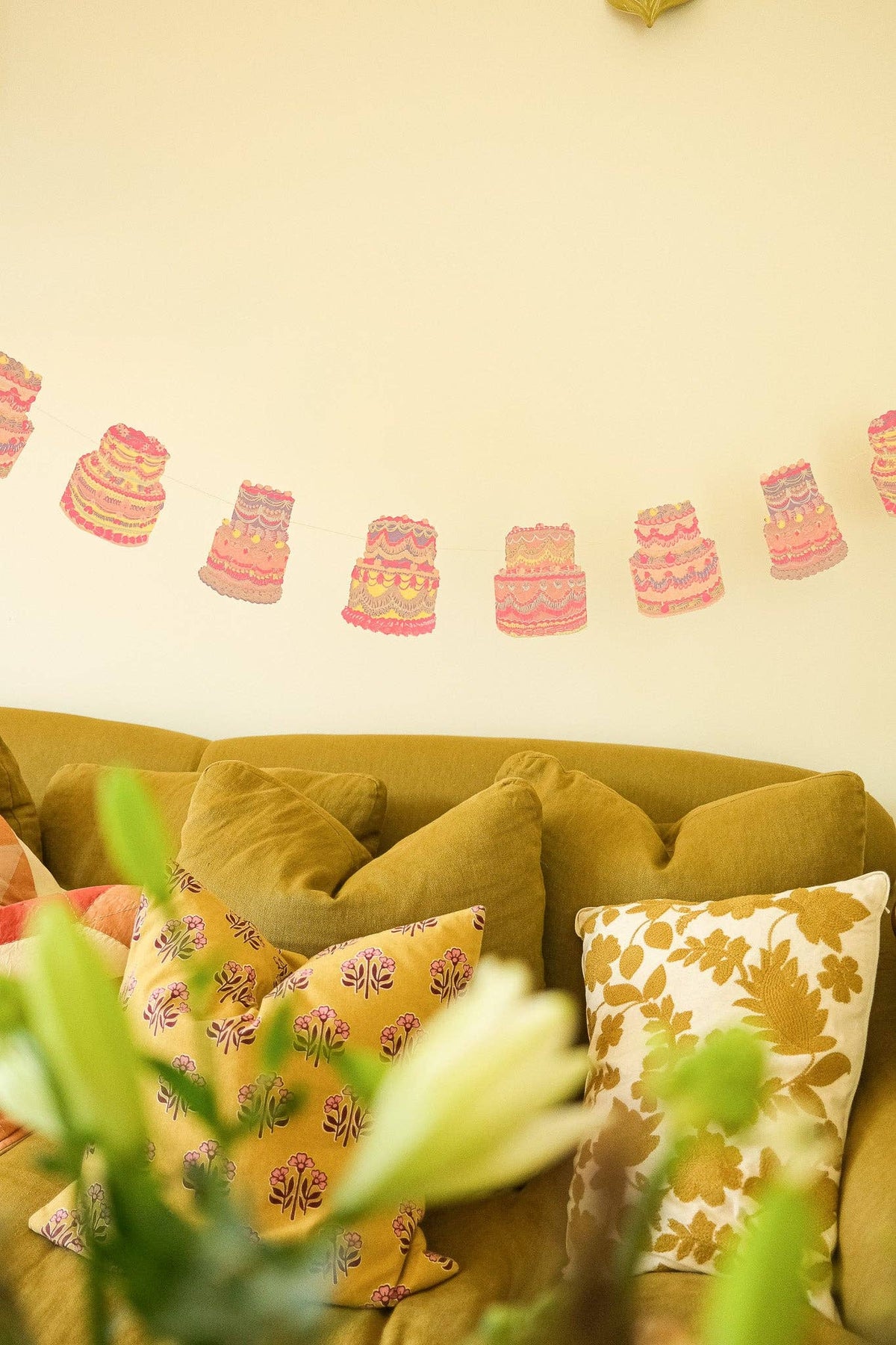 Double-sided screen printed cake paper garland