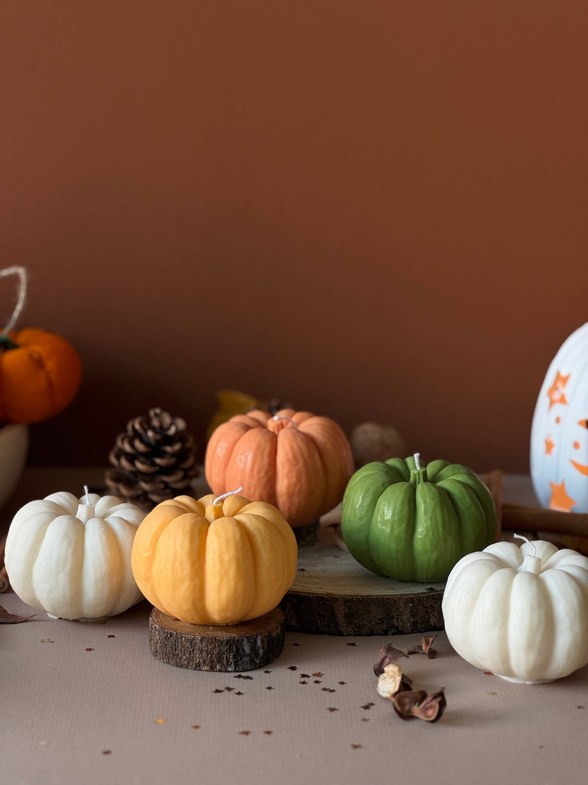 Eco-friendly pumpkin candle, perfect for Halloween and autumn