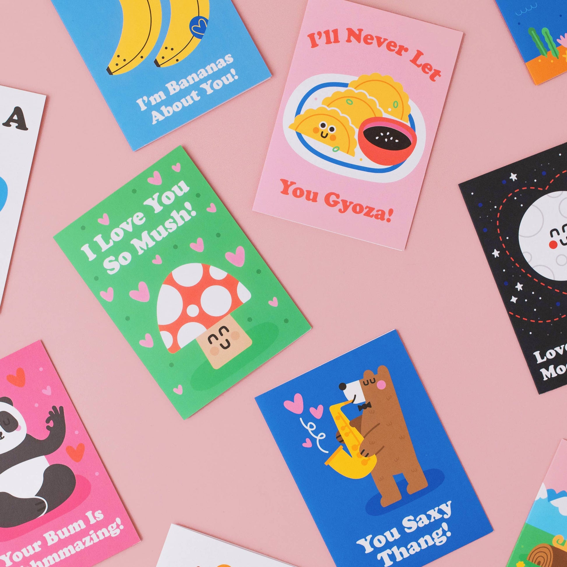 Close up of the sustainable 300gsm paper texture on doggy card