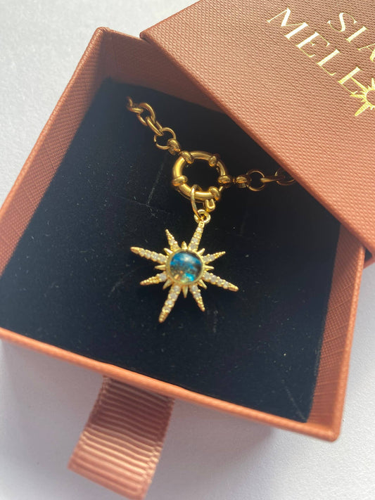 Large gold star chunky necklace by Forget Me Not and Green