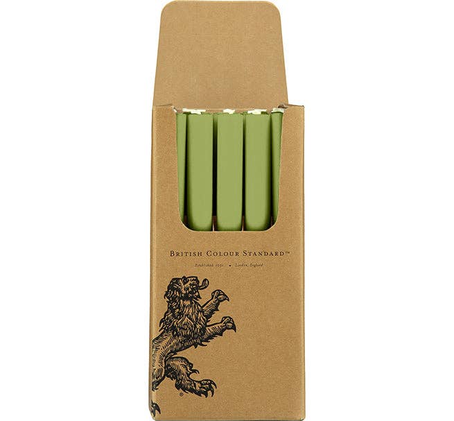 Single British Colour Standard 24.5cm dinner candle, showcasing its beautiful hue.