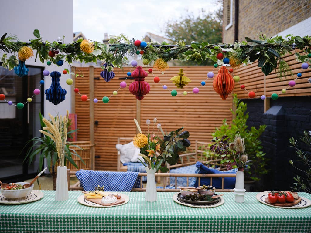 AARVEN Recycled Paper Fold-Away Bauble for Sustainable Decor