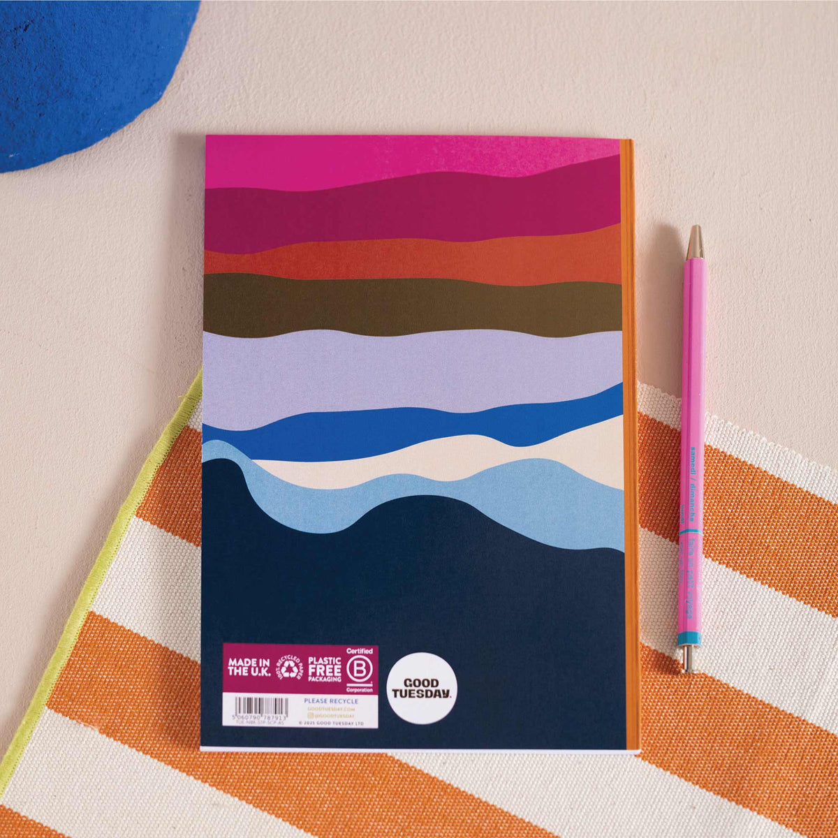 Minimalist bellyband on Seascape Notebook