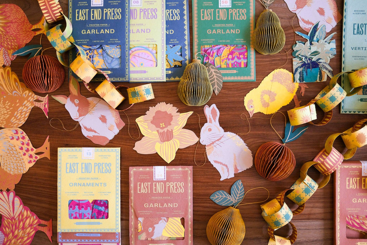 Texture of recycled cotton paper used in the pear honeycomb ornament