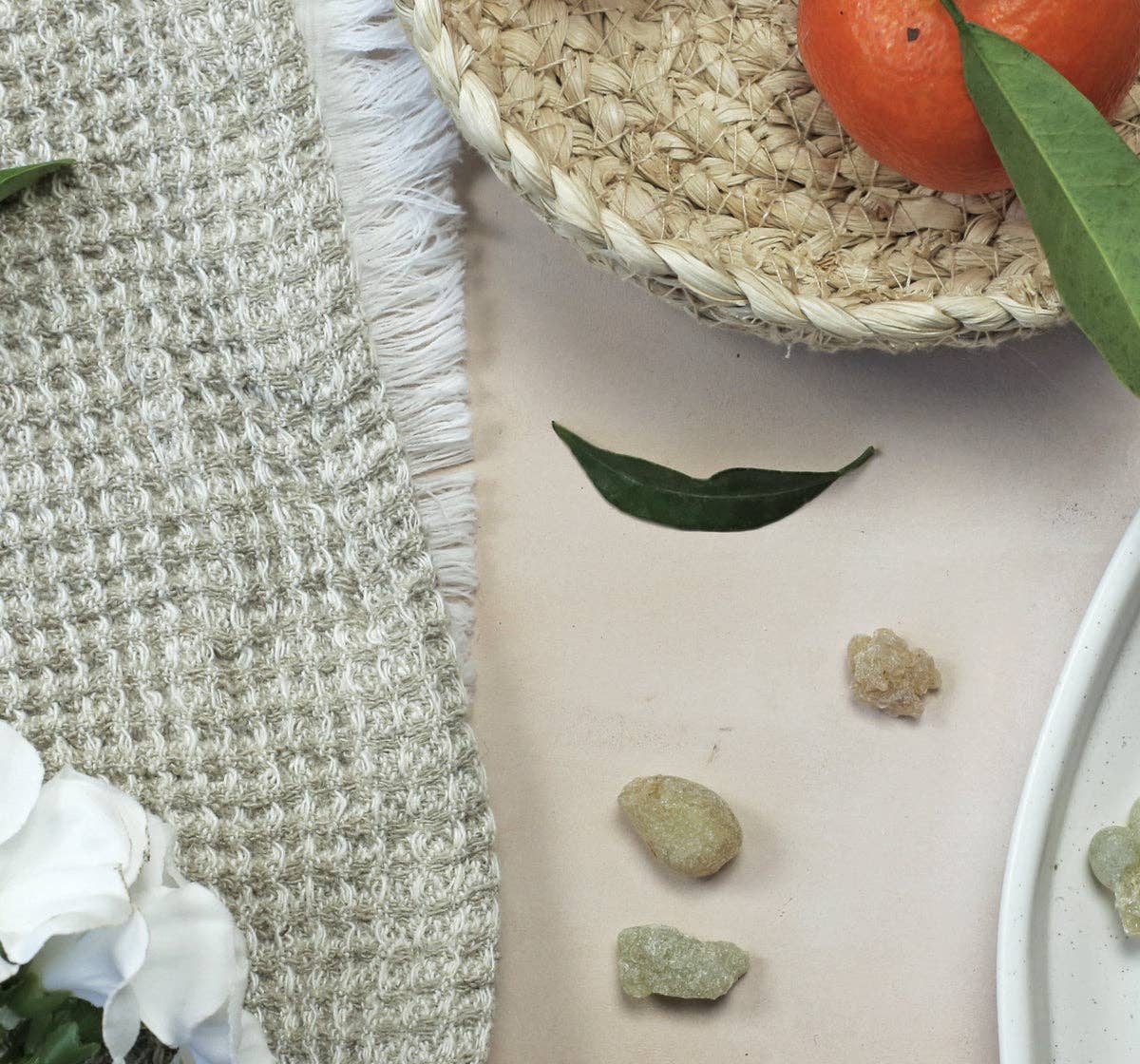 Detail of Elä Life Nurture No 2 Bath Salts 250ml bottle label and product