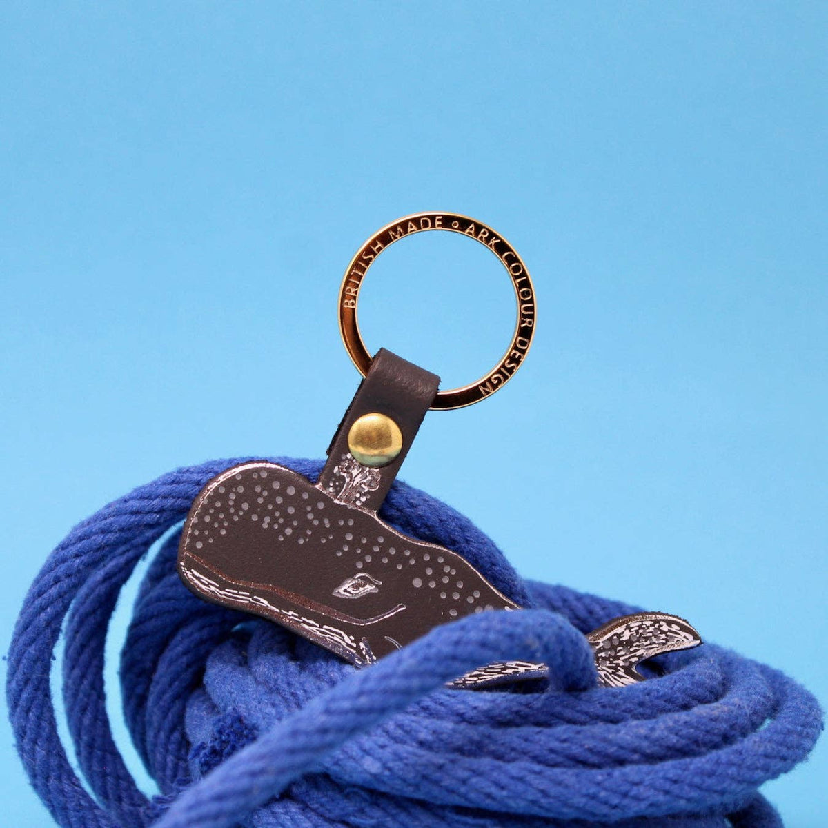 Side profile of British made leather humpback whale keyring