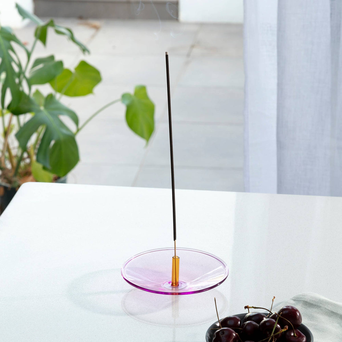 Float glass incense holder in colourful borosilicate glass
