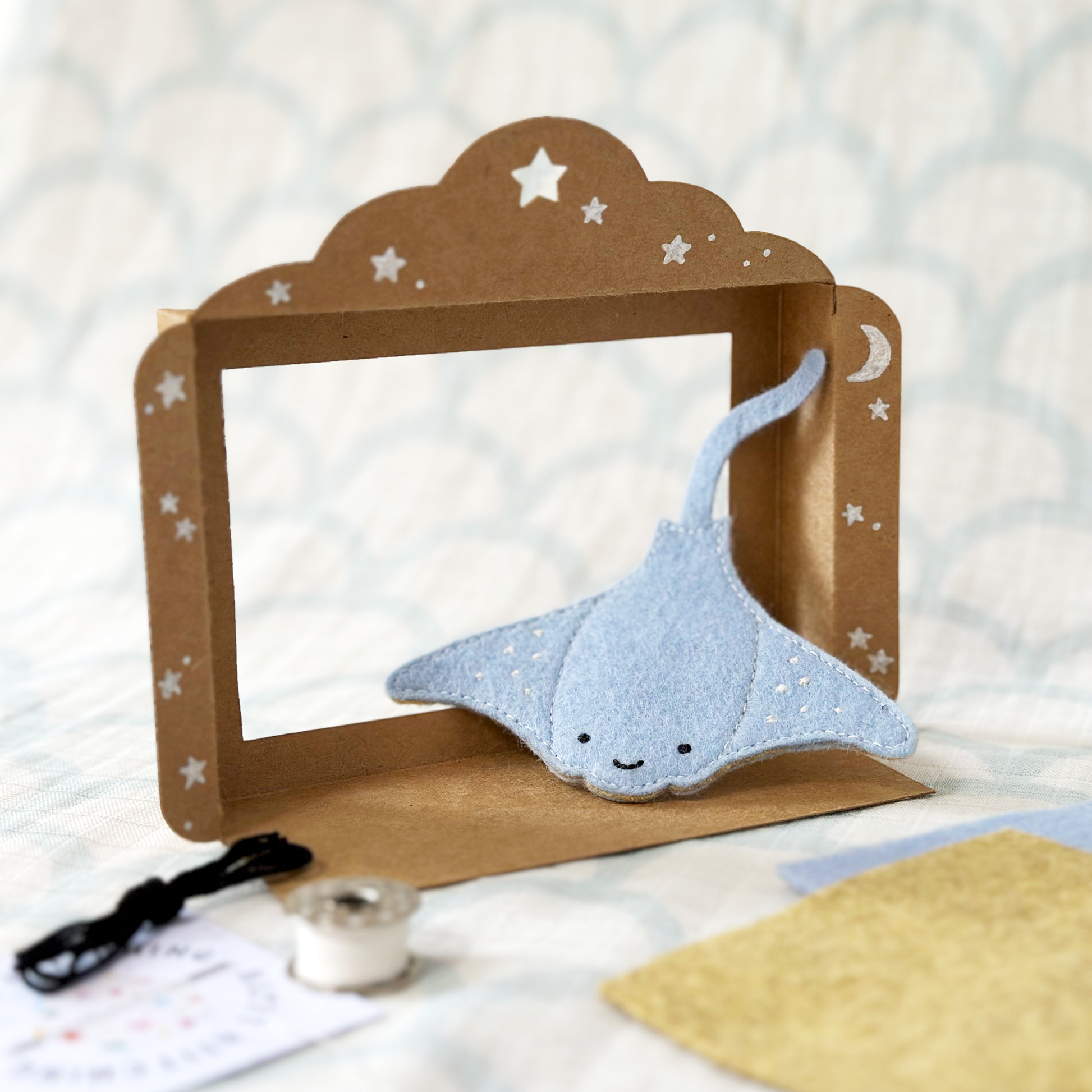 Manta Ray Finger Puppet Craft Kit