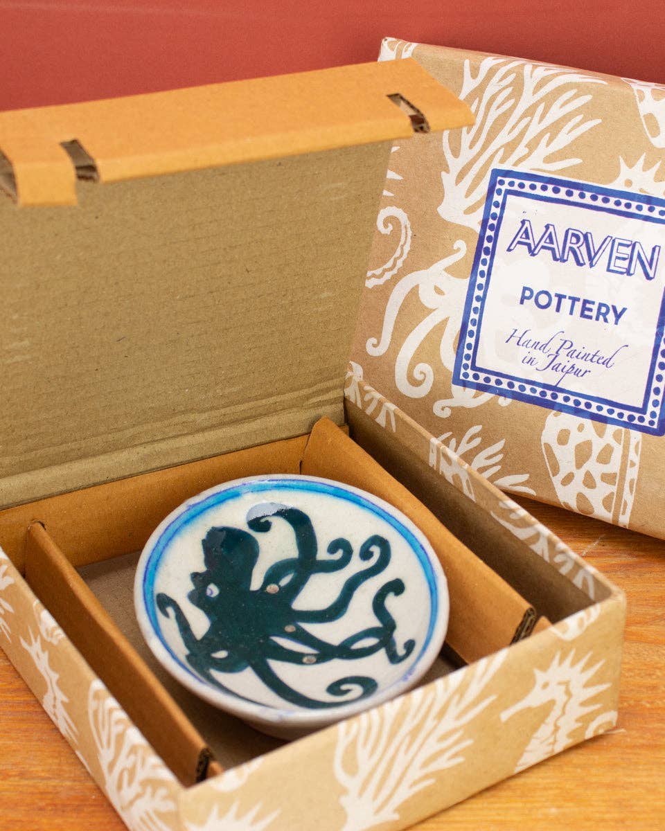 Eco friendly ceramic soap dish with drainage holes