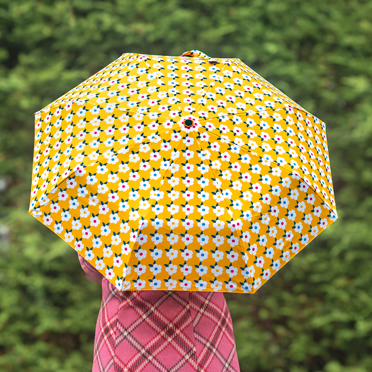 Retro flowery folding umbrella in a stylish vintage print