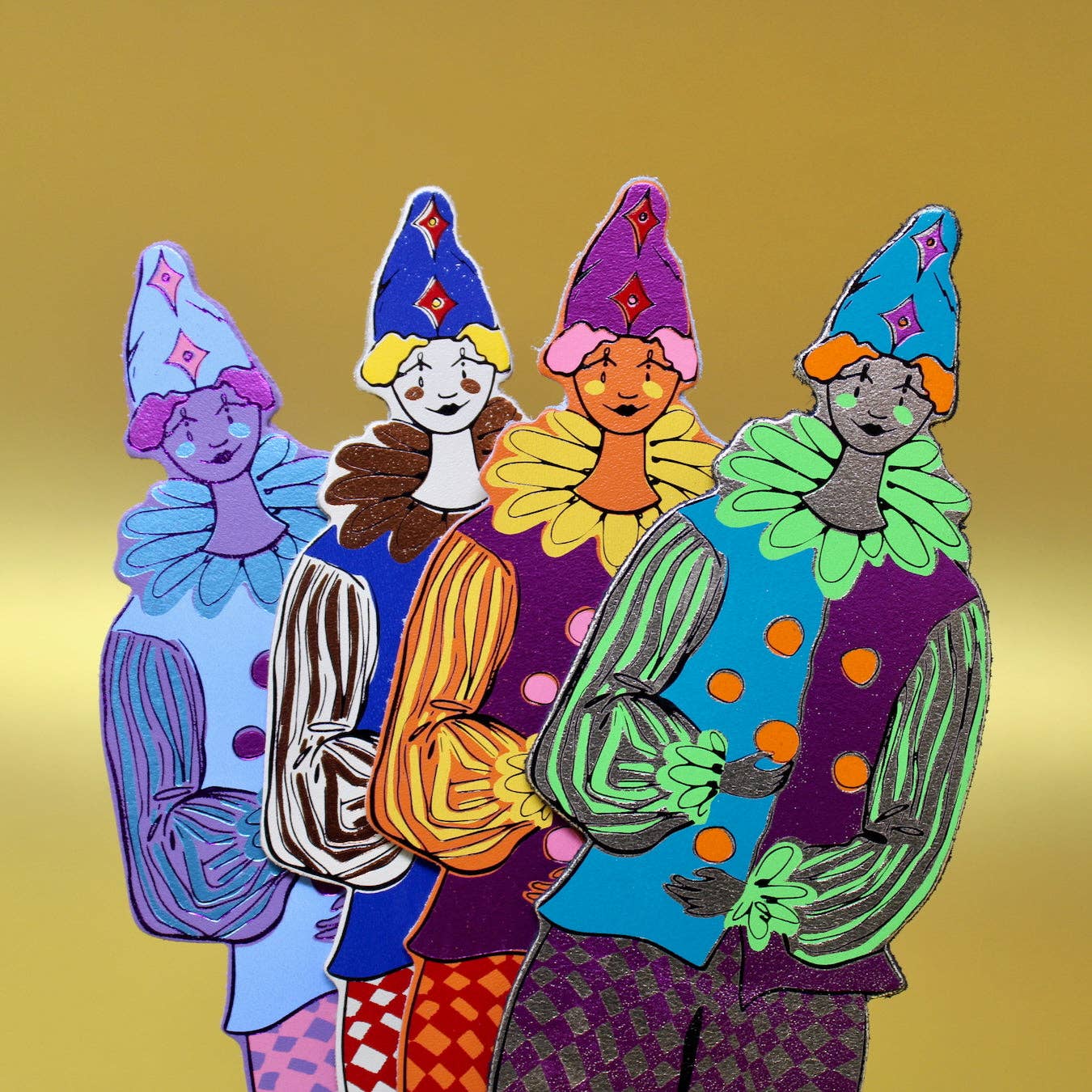 Clown bookmark showing the 20cm height next to a book