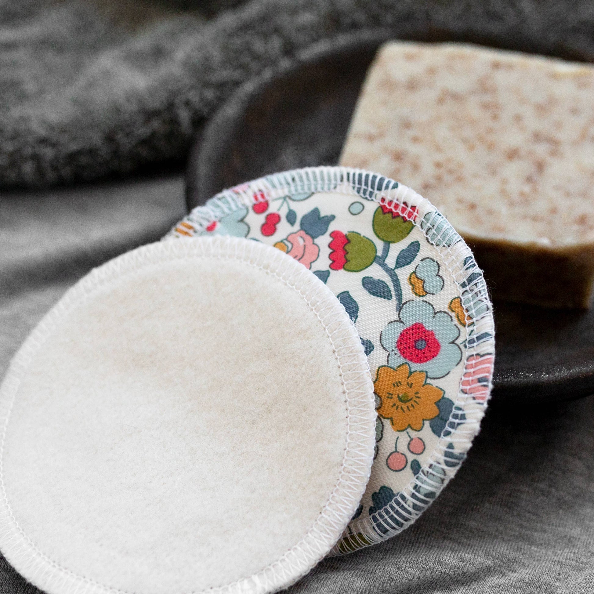 Liberty print face wipes in a tin
