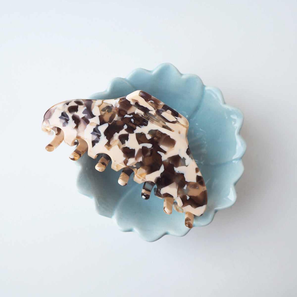 Eco-friendly 10cm hair claw clip for everyday styling
