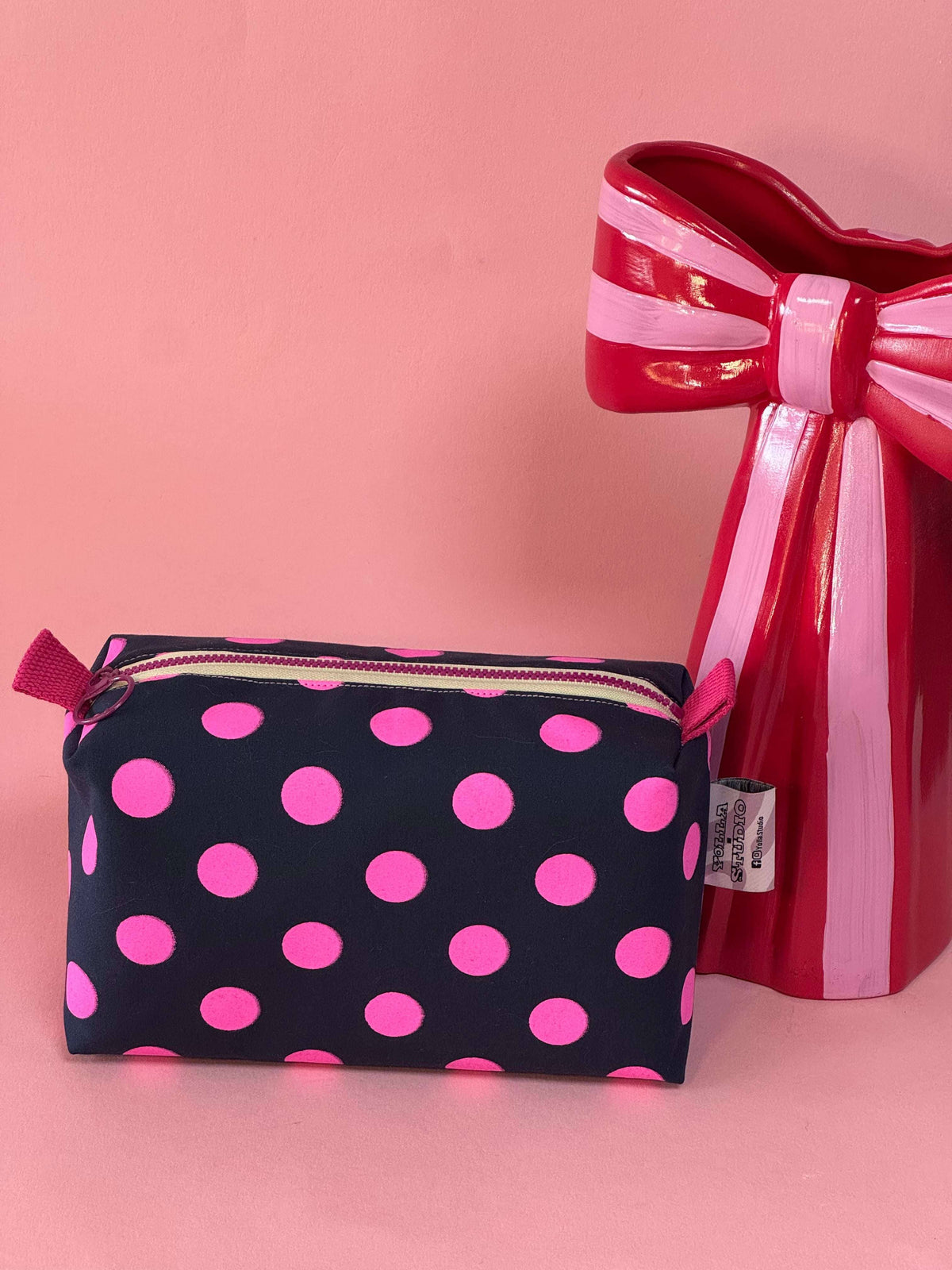 Eco-friendly makeup pouch with waterproof lining