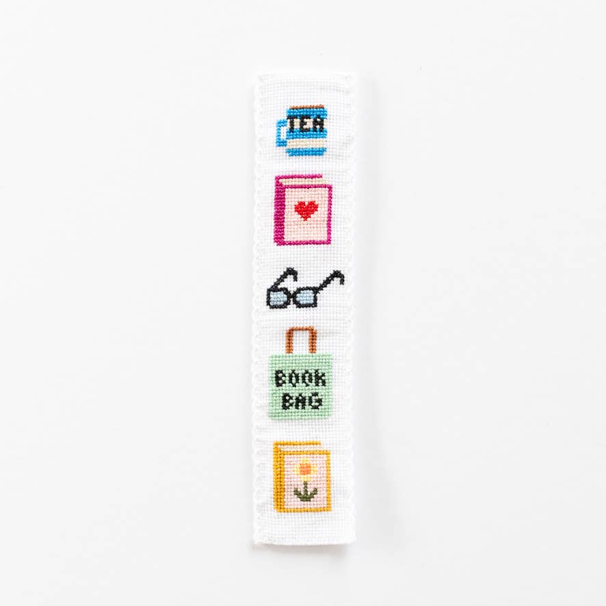 Contents of the beginner bookmark embroidery kit