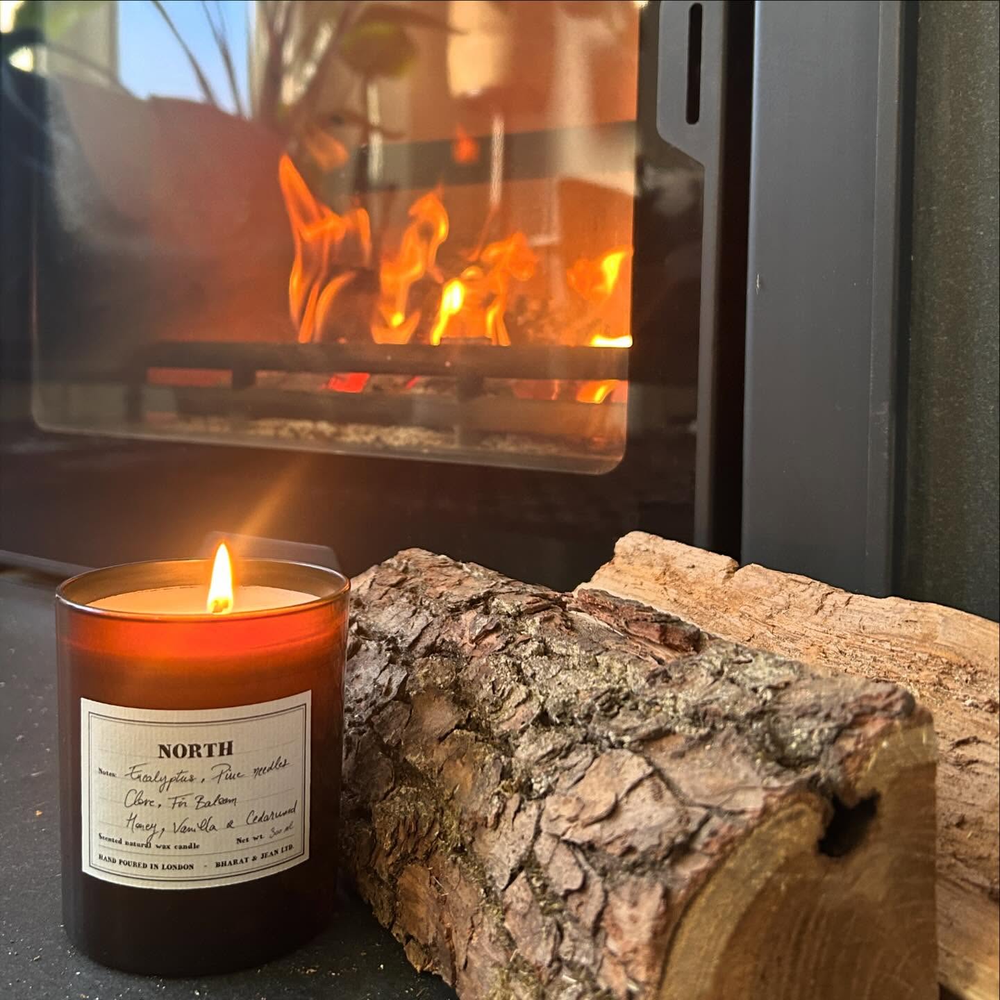 Sustainable hand-poured candle with eucalyptus and pine scent