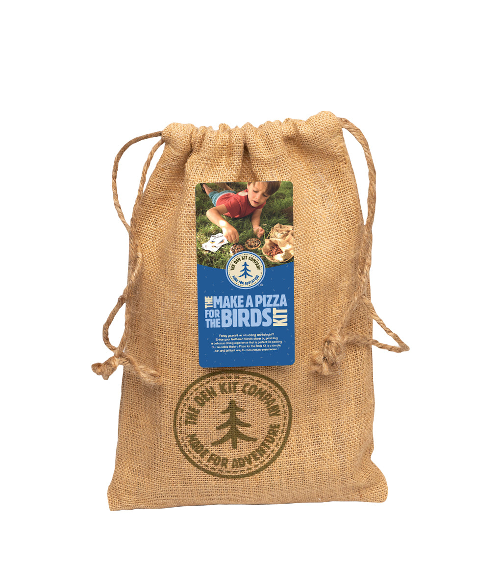 Make a Pizza for the Birds Kit is a simple, fun, and eco-friendly way to bring nature closer to your doorstep. drawstring bag to keep your Bird Pizza Kit components safe. Made from natural sisal hessian.