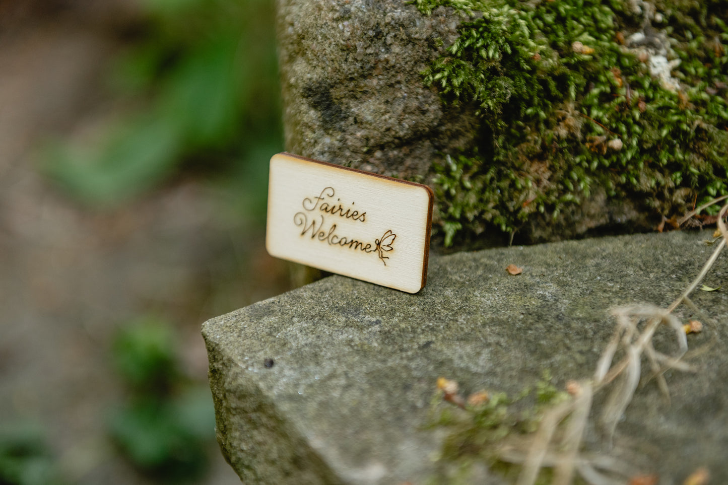 Fairy Garden Kit with UK-grown wooden thrones, stools, tabletop, jute pouches, beach pebbles, wooden plates, Fairies Welcome sign, all stored in natural jute bag.