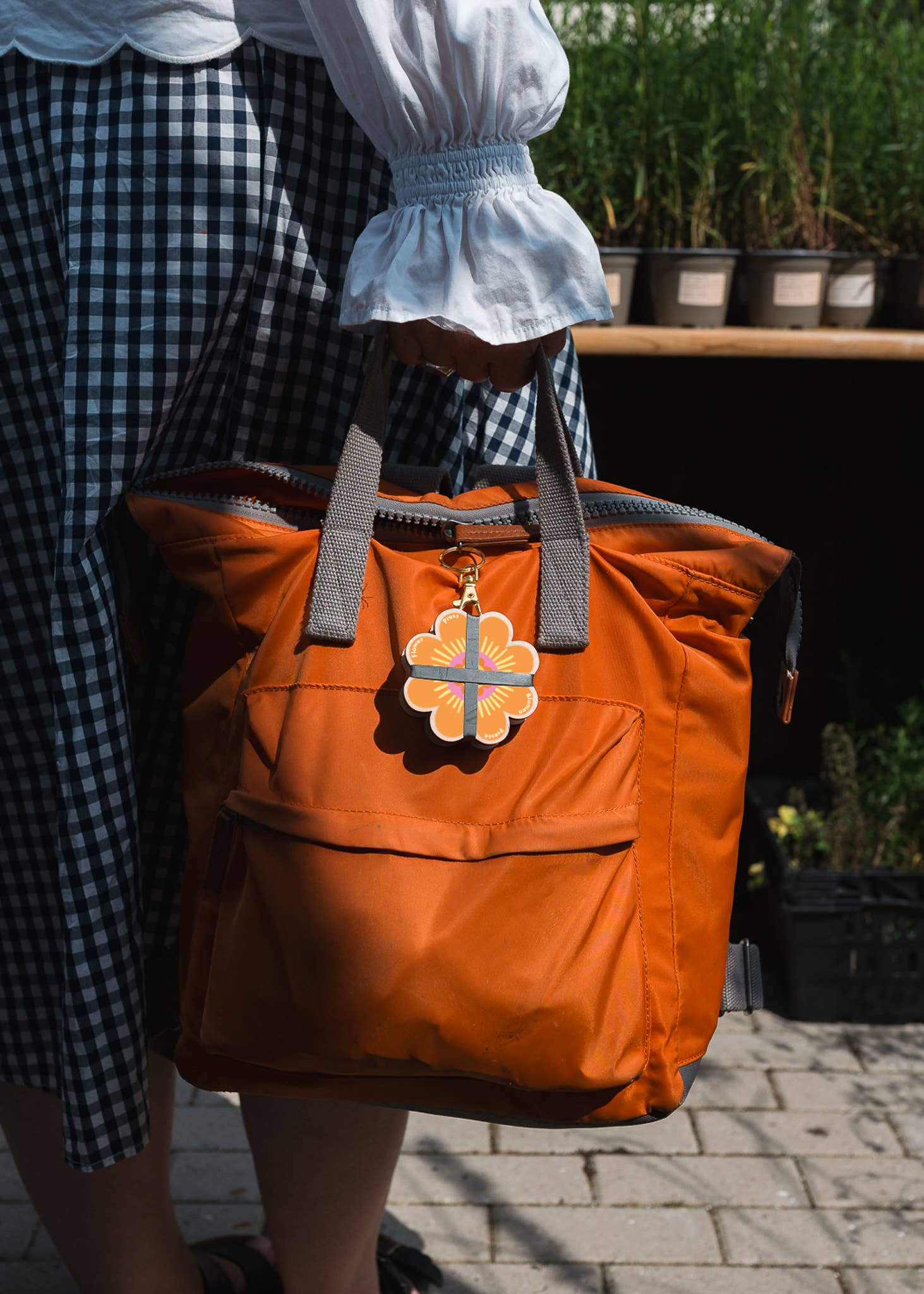 Mini flower press keyring detail