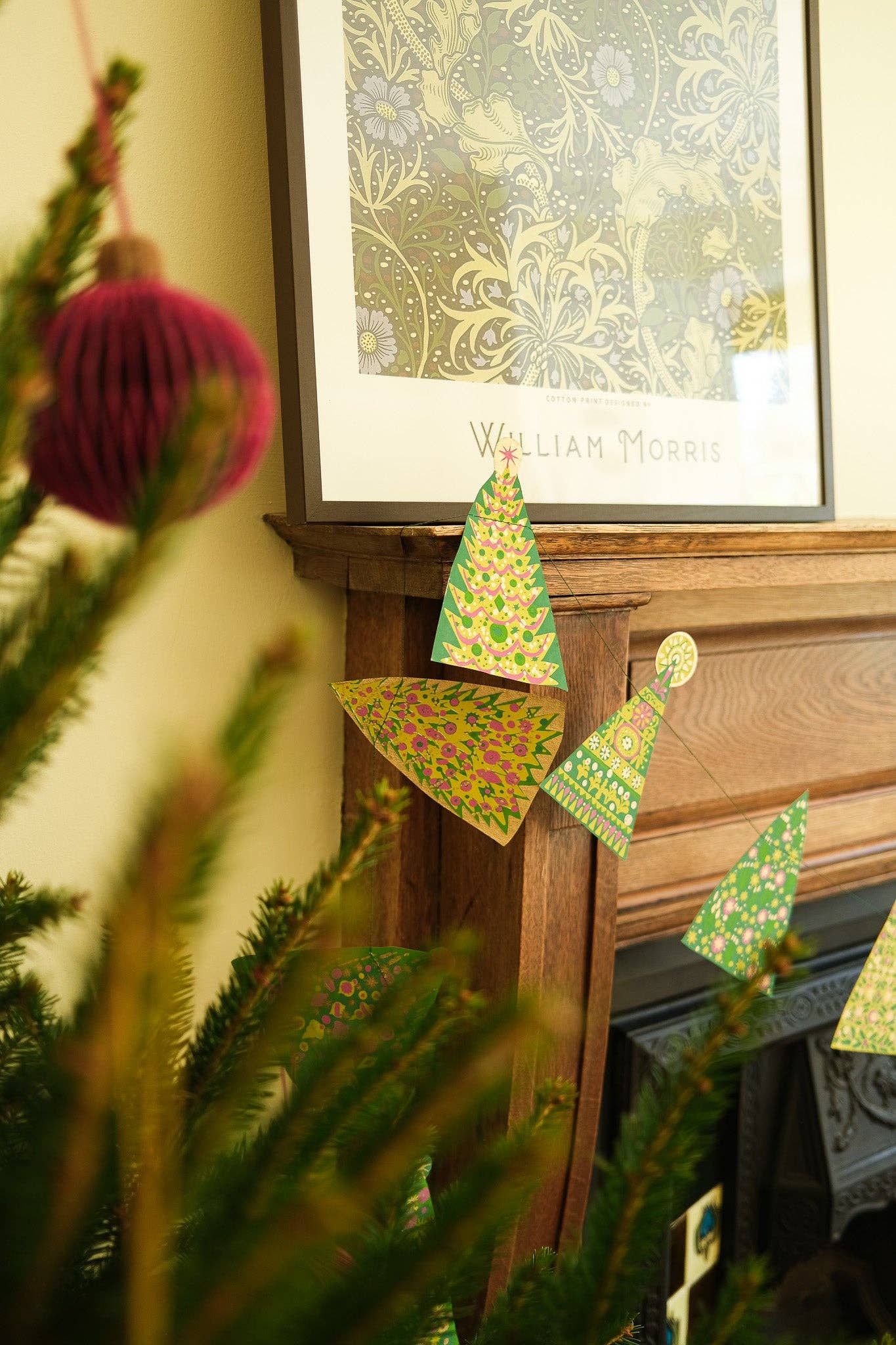 Sustainable festive garland for a retro Christmas feel