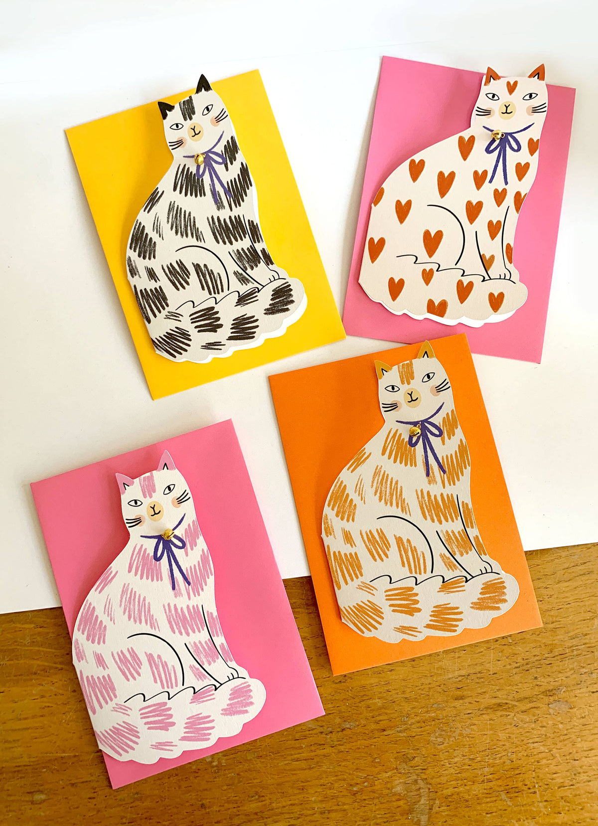 Eco-friendly sitting kitty card close up