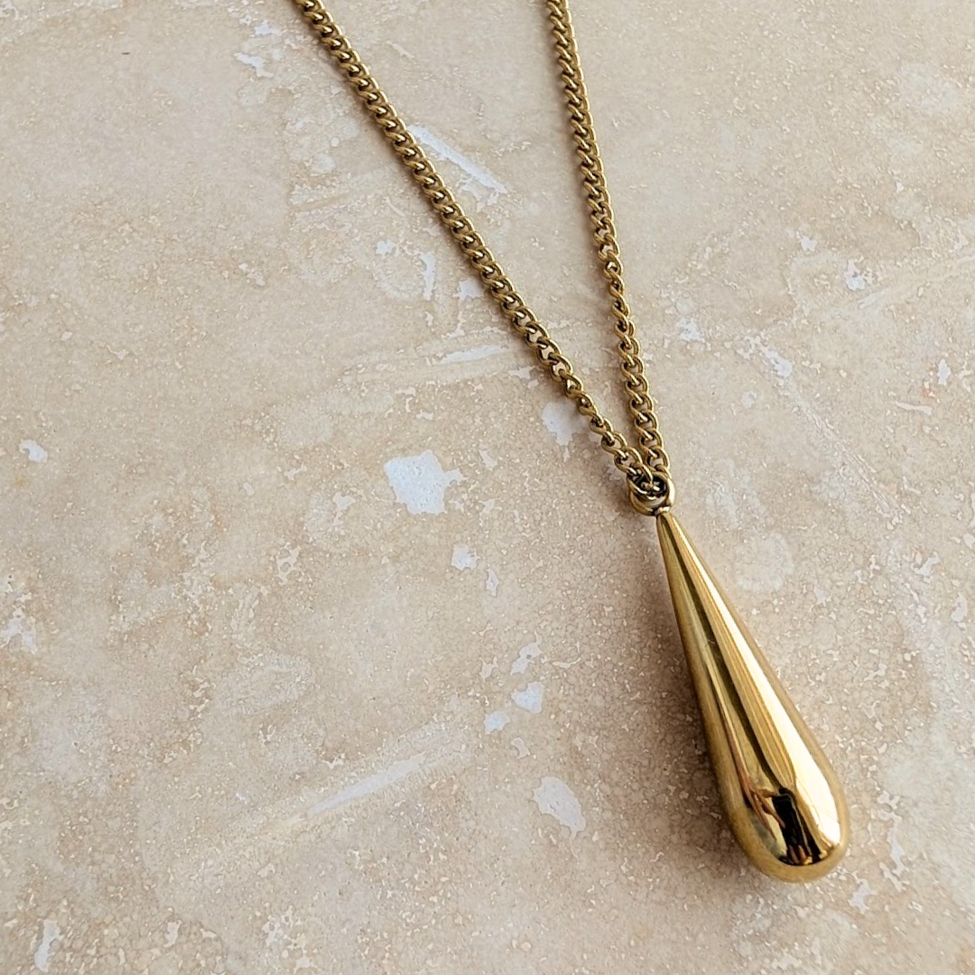 Everyday Gold Droplet Pendant Necklace layering detail