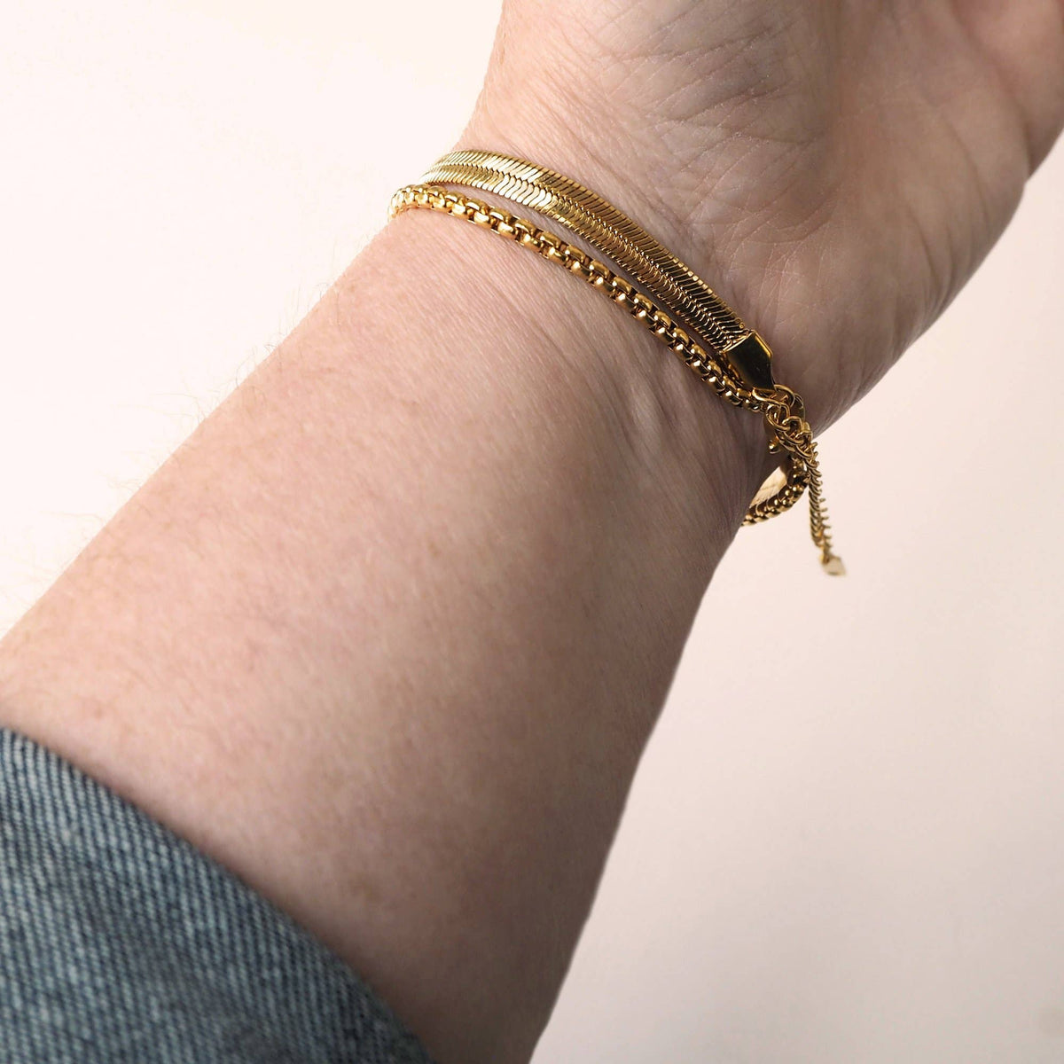 Hypoallergenic gold plated double chain bracelet
