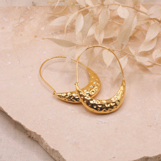Polished gold plated hammered arc earrings, 18k gold plated, hypoallergenic, 34x51mm.