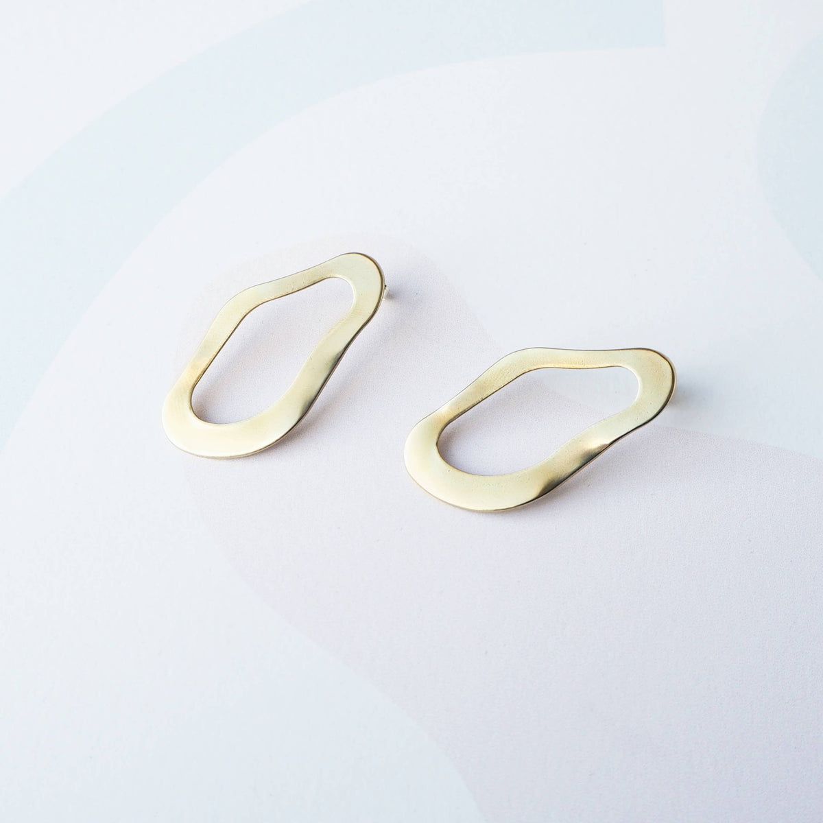 Eco-friendly packaging and gift box for gold earrings