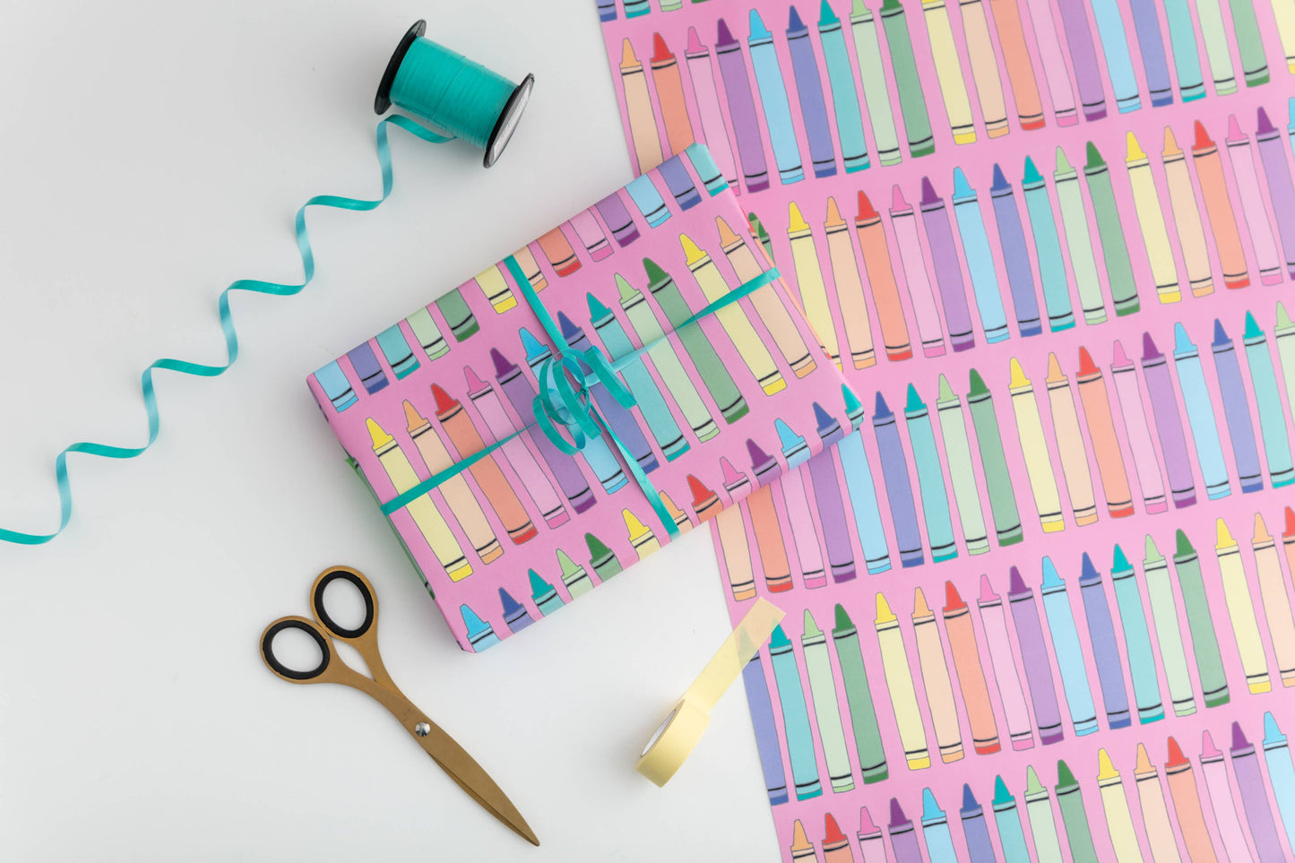 Retro pattern gift wrap roll