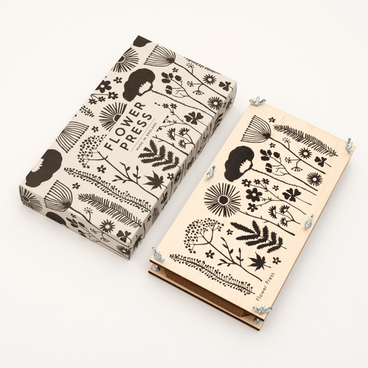 Studio Wald have supersized their flower press! This double length and double thickness press will hold even more blooms and will also accommodate stems and leaves for a more varied collection. Featuring a stylish monochrome print the press comes complete with 8 sheets of corrugated card and 14 of sugar paper.