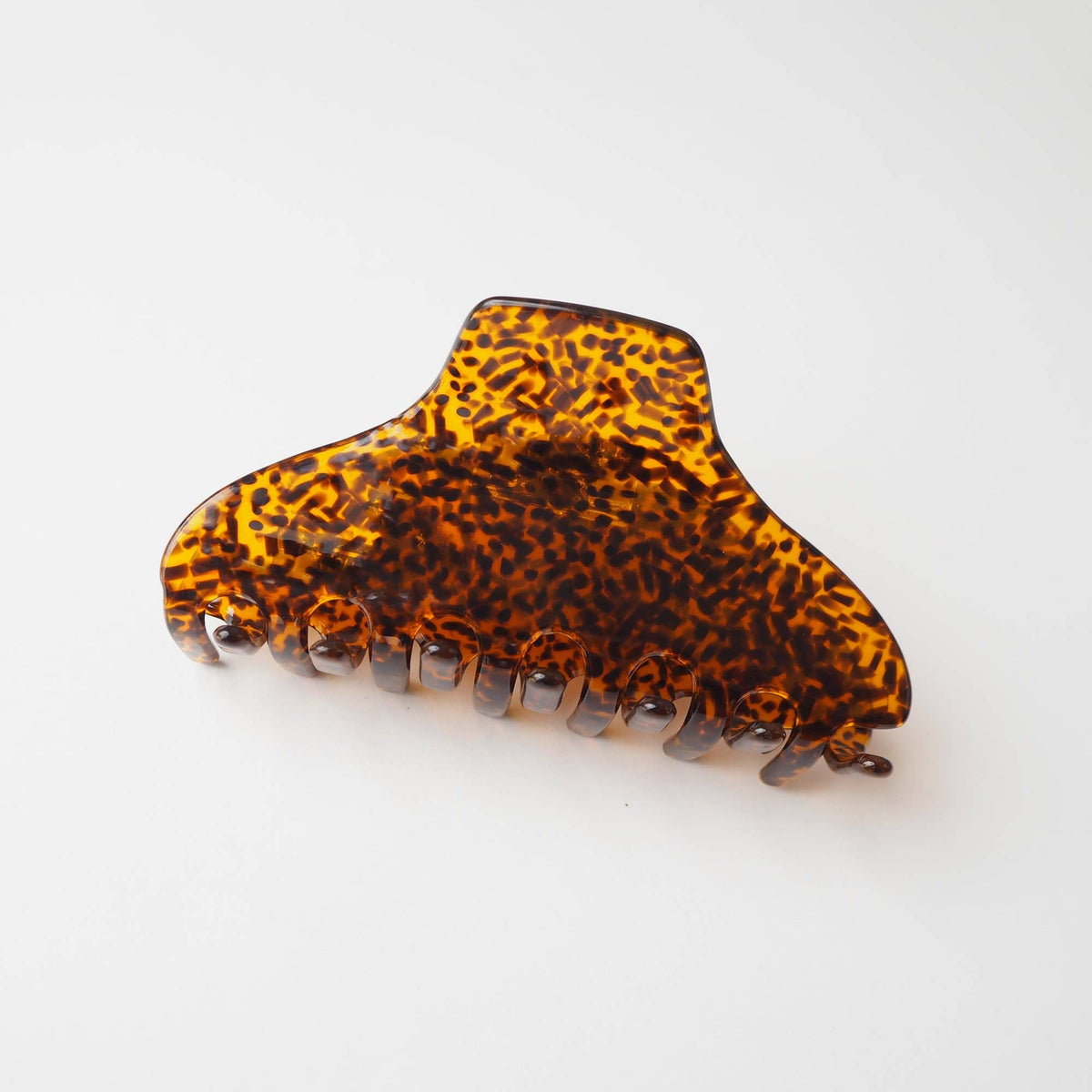 Medium resin acetate hair claw clip in Marmite pattern