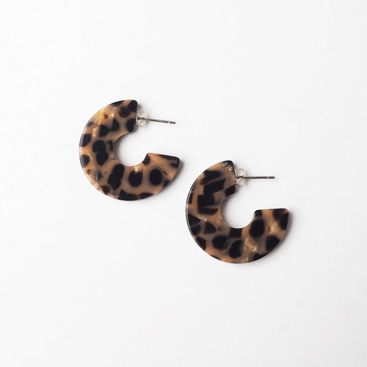 Karamell Statement Acetate Resin Hoop Earrings in caramel brown and black