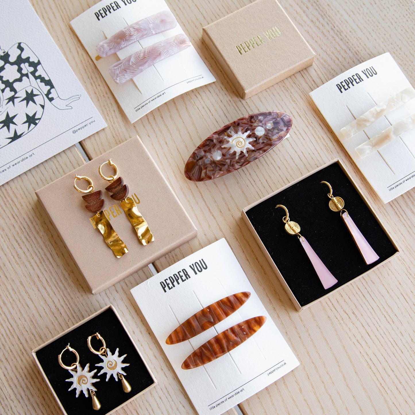 Close-up of Pepper You brown caramel hair clip, 7cm, ethical accessory