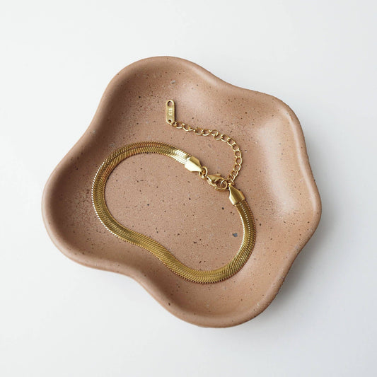 Wide gold herringbone bracelet in 18k gold plating