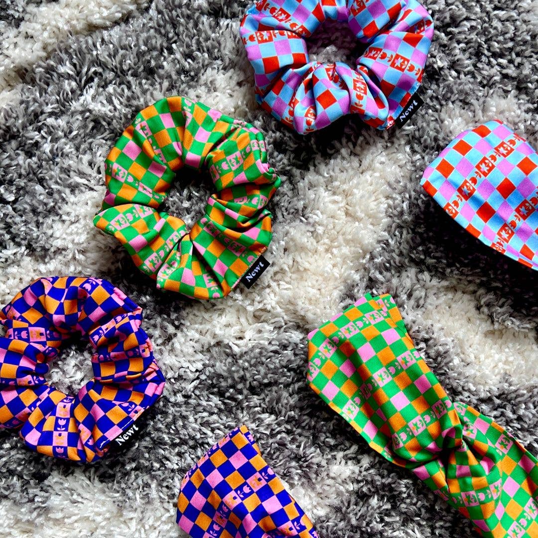 Eco-friendly hair accessory made from recycled plastic waste