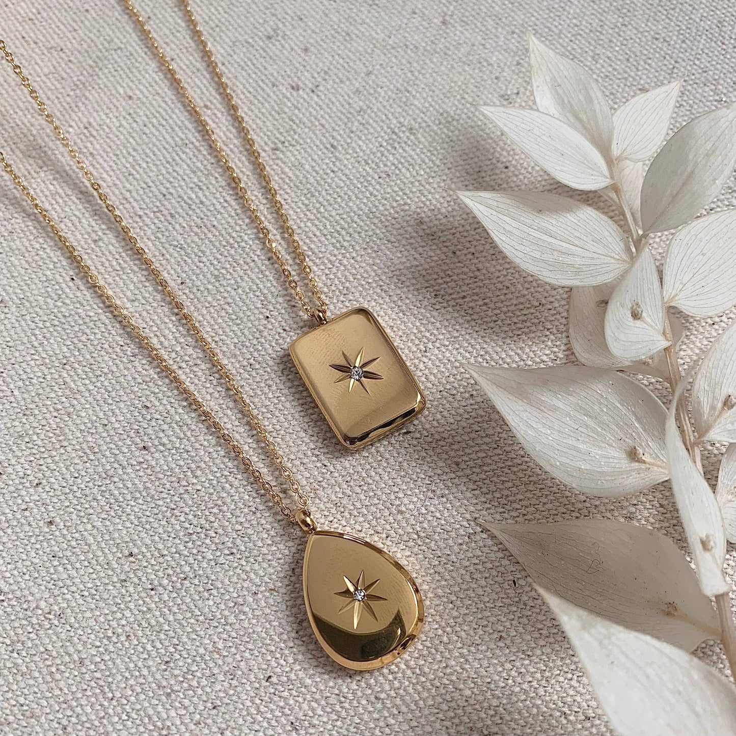 Star Embossed Gold Pendant Necklace in Rectangle Shape