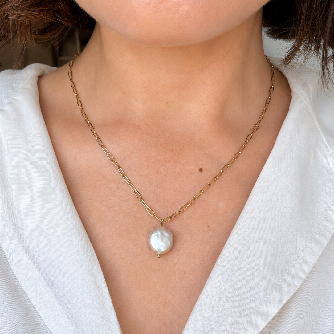 Everyday Natural Pearl Pendant Necklace in gold by Forget Me Not and Green