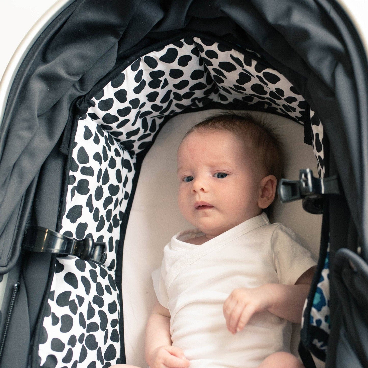 Versatile handy pegs for attaching sensory baby accessories